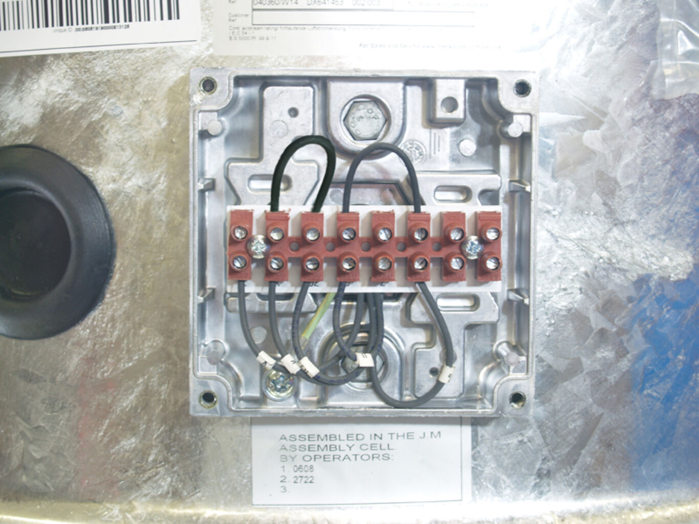 DX361460 : 35JM/16/4/5/40/1Ph Long cased axial flow extract fan by Flakt Woods