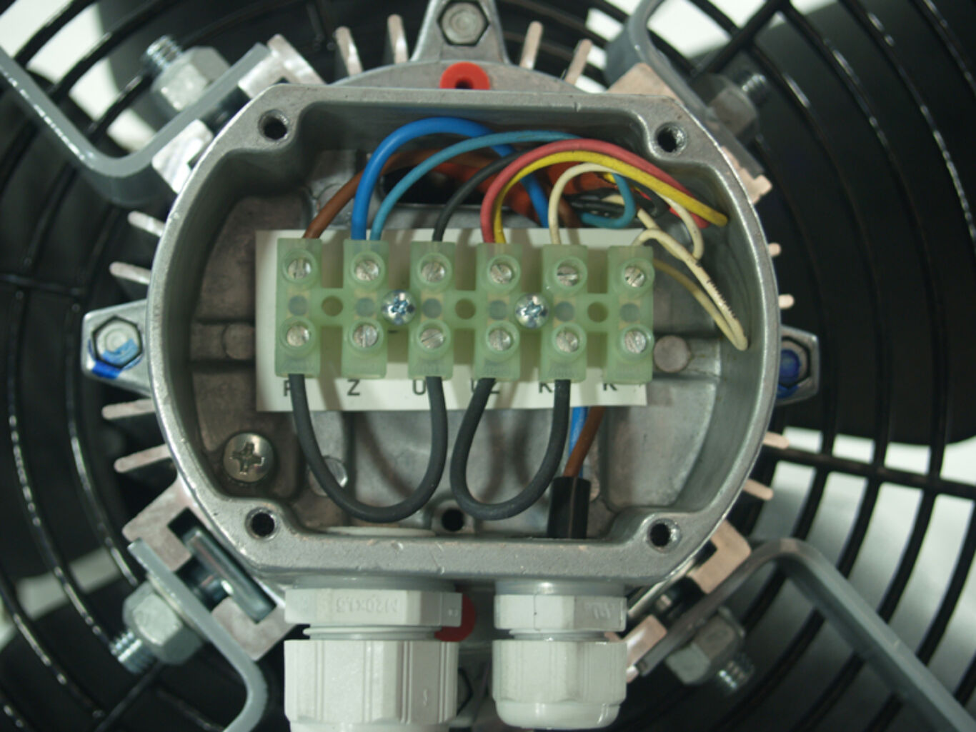 NH351413 : 2102/355/4/1Ph Plate Mounted Extract Fan by Flakt Woods